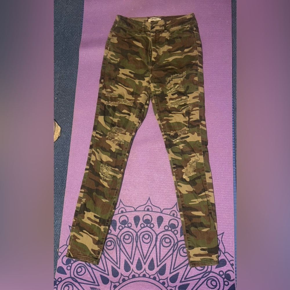 Forever 21 camo jeans